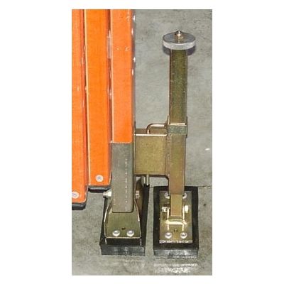 LIVELLATORE REGOLABILE CON PIEDINO FISSO